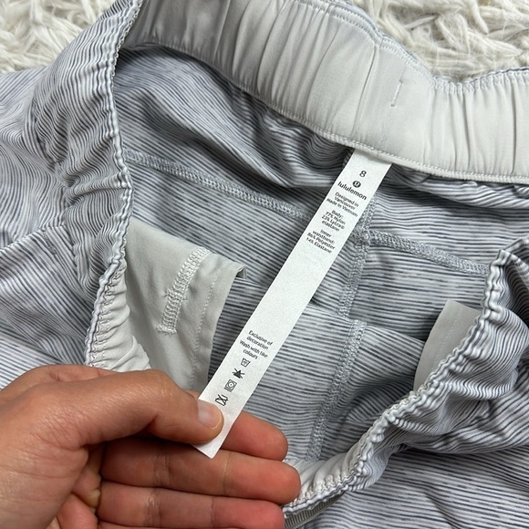 Lululemon On The Fly Short *2.5" Wee Are From Space Nimbus Battleship - Picture 3 of 7